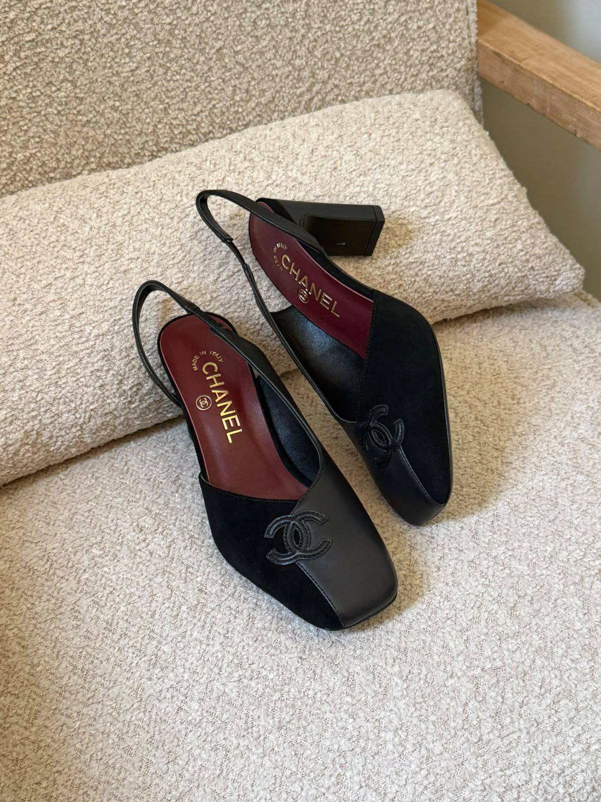 Chanel

𝐒𝐢𝐳𝐞𝐬: 𝟑𝟔 — 𝟒𝟏
500 dhs🇦🇪🇦🇪

Zain298
♥️♥️♥️