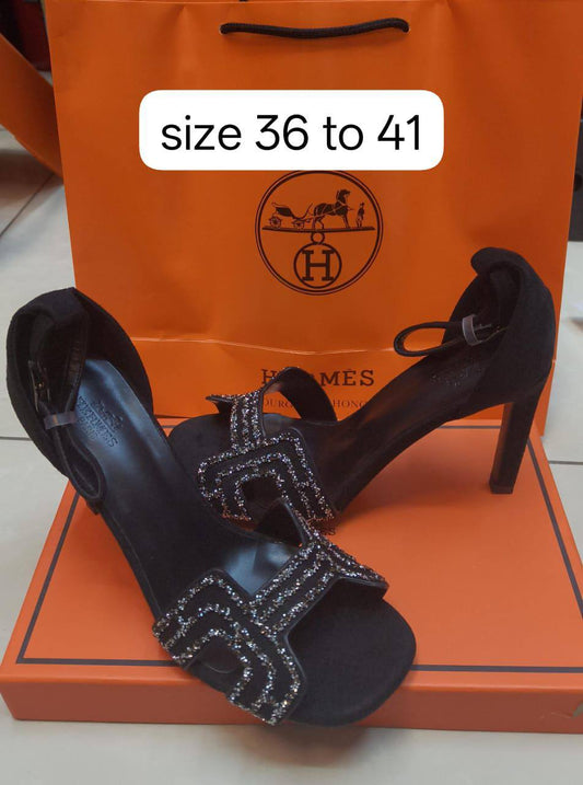 Hermes 

Size 36 to 41

120 dhs❣️

Zain103
♥️♥️♥️