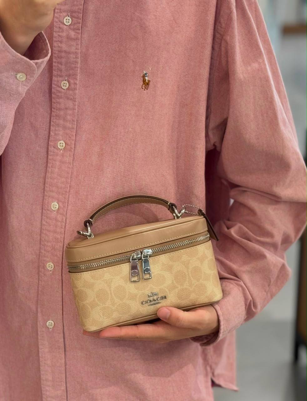 Coach
100 dhs✅
High-quality with box

Zain35
♥️♥️♥️