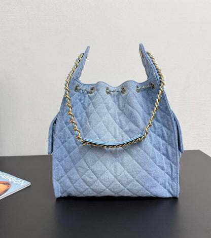 CHANEL 
COPY ONE 
BIG SIZE 230 DHS✅
SMALL SIZE 220 DHS✅

SMALL SIZE WITHOUT POUCH

Zain39
♥️♥️♥️