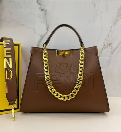 FENDI 
COPY ONE NEW CAME 
155 dhs💓

Zain39
♥️♥️♥️