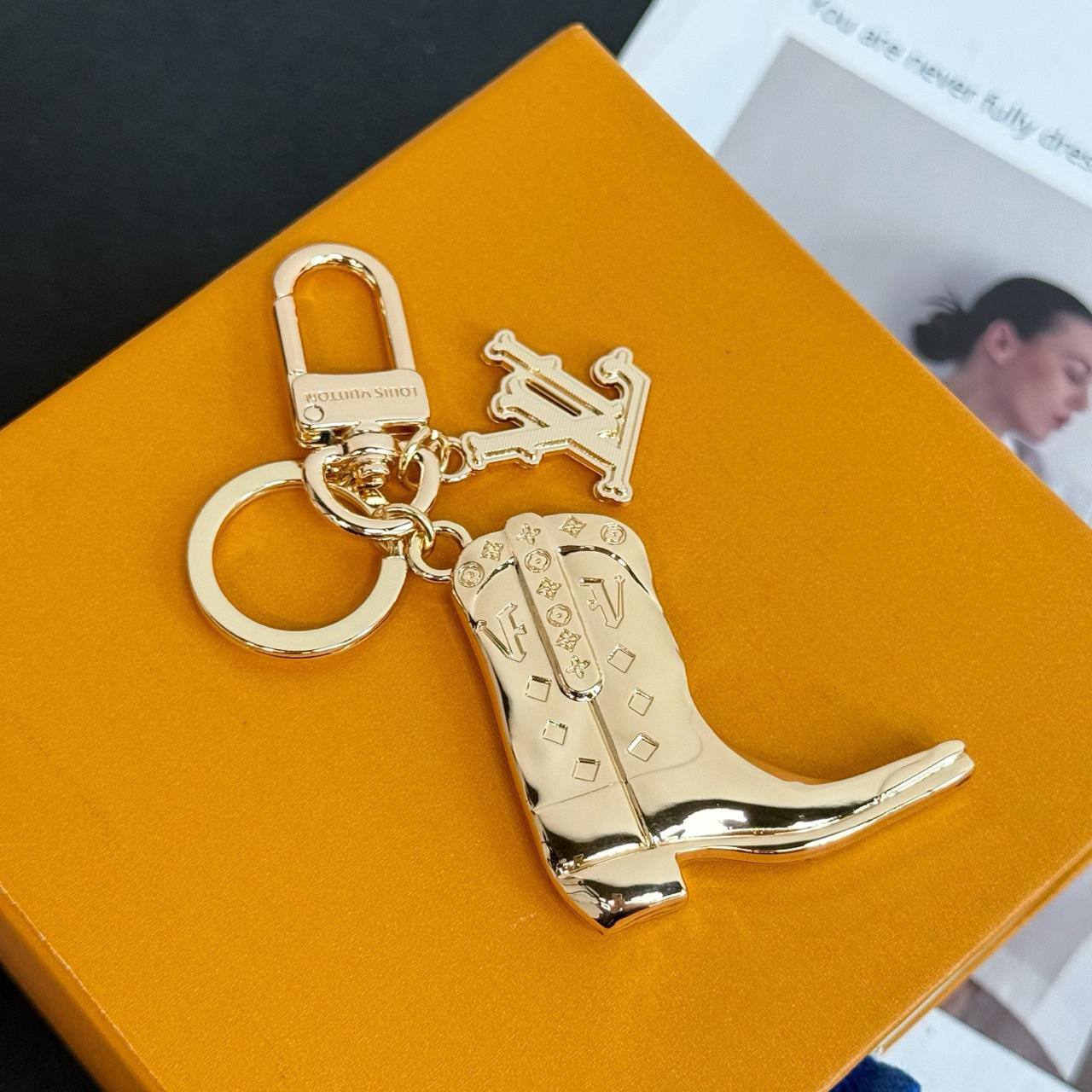 Key chain Bag Charm
70 dhs🪙💚 

With Box And Paper Bag
🎁🎁🎁

Zain89
♥️♥️♥️