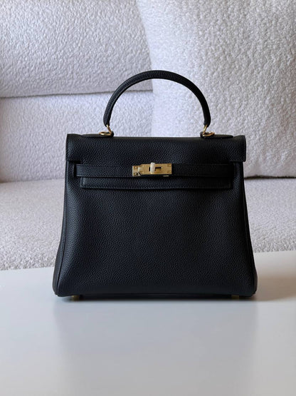 Hermes
kelly togo 28cm💥Master quality ✅with box📦
420 dhs💓

Zain52
♥️♥️♥️