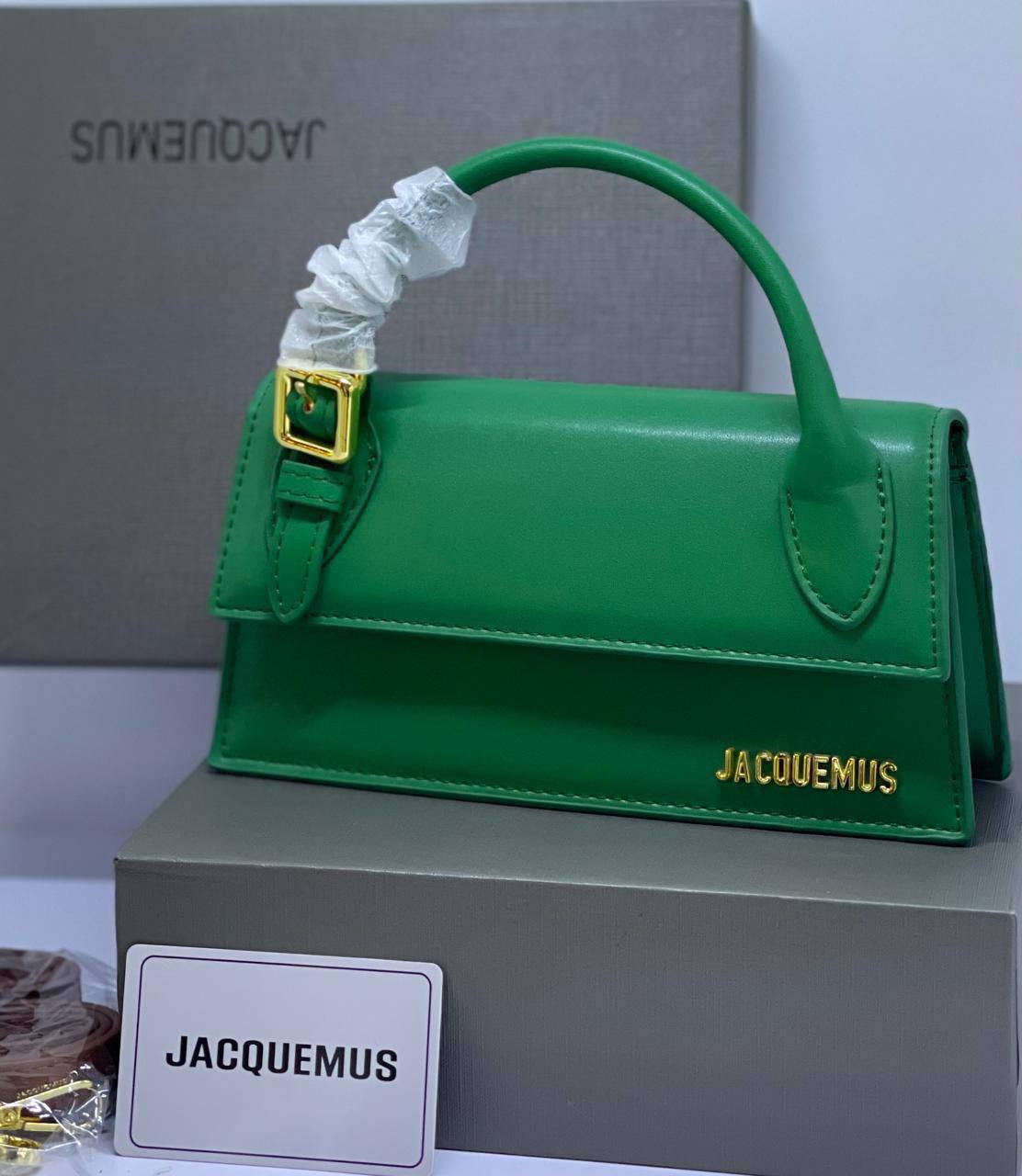 Jacquemus

95 dhs🗽

With box
🎁🎁🎁

Zain175
♥️♥️♥️