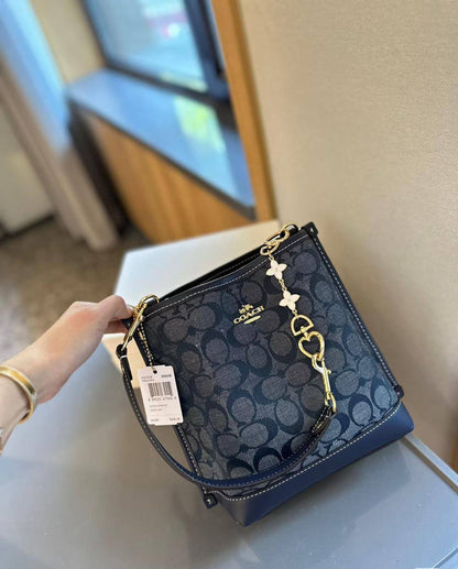 💗 Coach Tabby

1️⃣ First quality +🎁

Size : 21 * 16 cm
85 dhs🇦🇪🇦🇪

with box 🎁

Zain115
♥️♥️♥️
