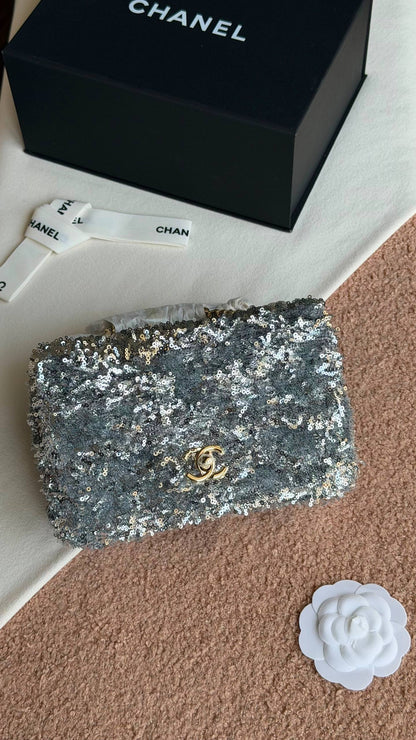 Chanel Limited Edition 🌈✨
Size : 20 Cm 
✨VIP QUALITY  ✨
With original Packing 🎁
For Price 👇 WhatsApp✅
0568585901 
0507557372
0552275751 Owner Zain 👌

Zain280
♥️♥️♥️