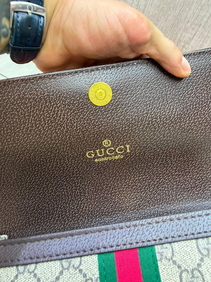 DIOR 

Size ：23CM  

90 dhs🇦🇪🇦🇪
withbox

Zain04
♥️♥️♥️