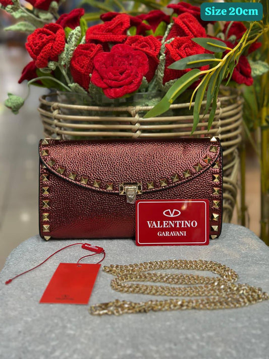 Valentino
Good quality 

with box 🎁🎁🎁

115 dhs💓

Zain186
♥️♥️♥️
