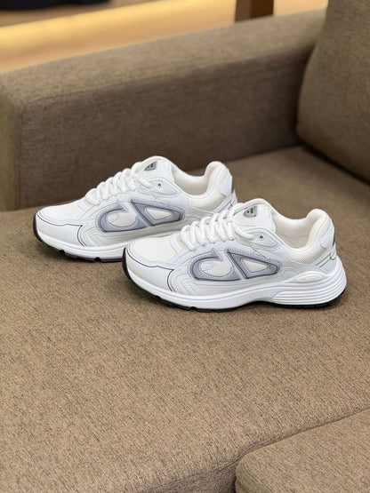 CD
Size:40 to 45
150 dhs💓

Zain241
♥️♥️♥️