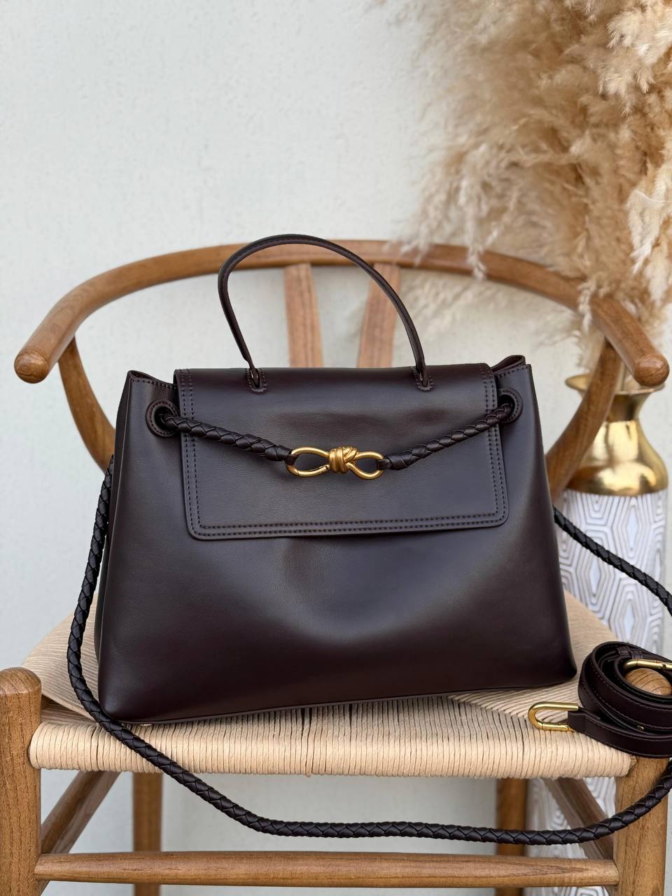 BOTTEGA VENETA
30cm
370 dhs🪙💕
36cm
390 dhs🪙💕
Top quality

Zain167
♥️♥️♥️