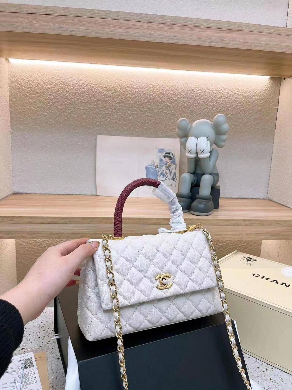 Chanel
100 dhs❤️

With box
🎁🎁🎁

Zain219
♥️♥️♥️