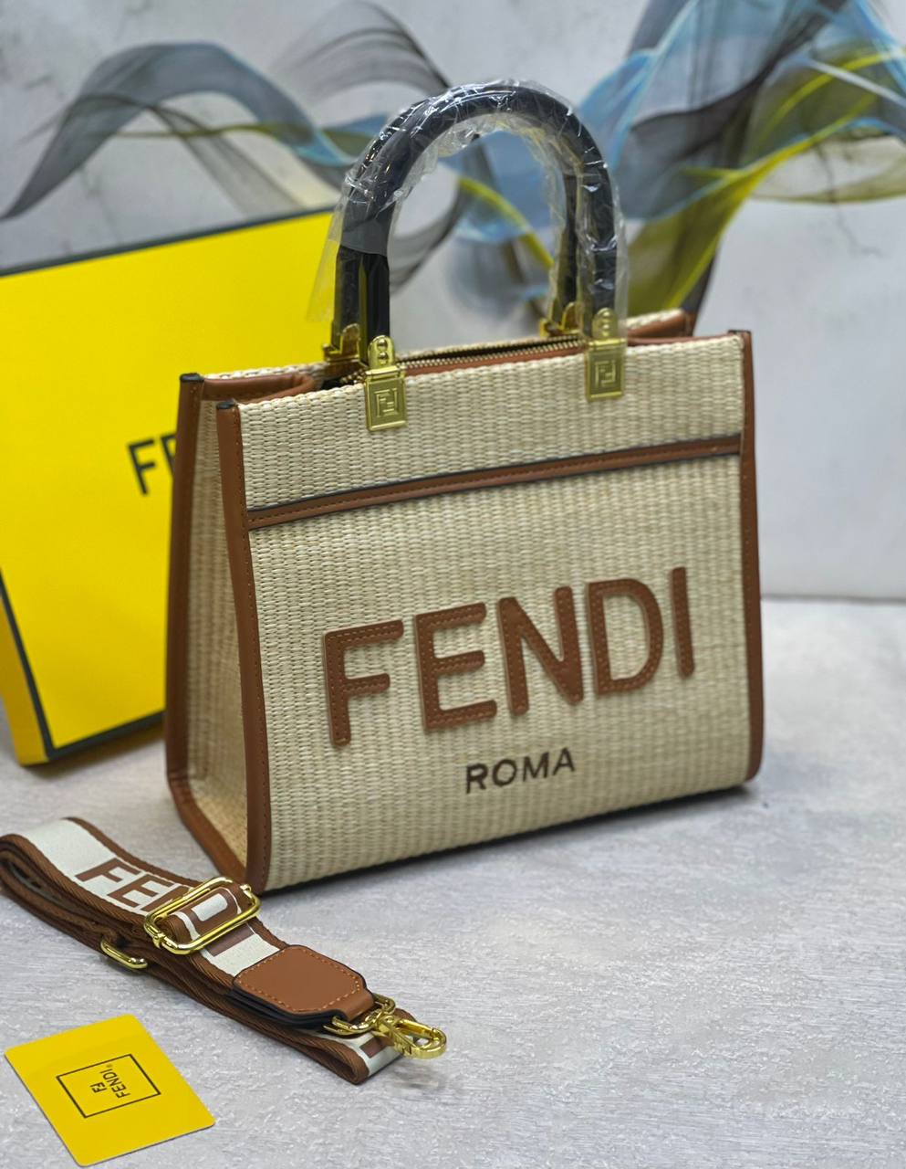 Fendi
good quality
130 dhs💓

With box
🎁🎁🎁

Zain175
♥️♥️♥️
