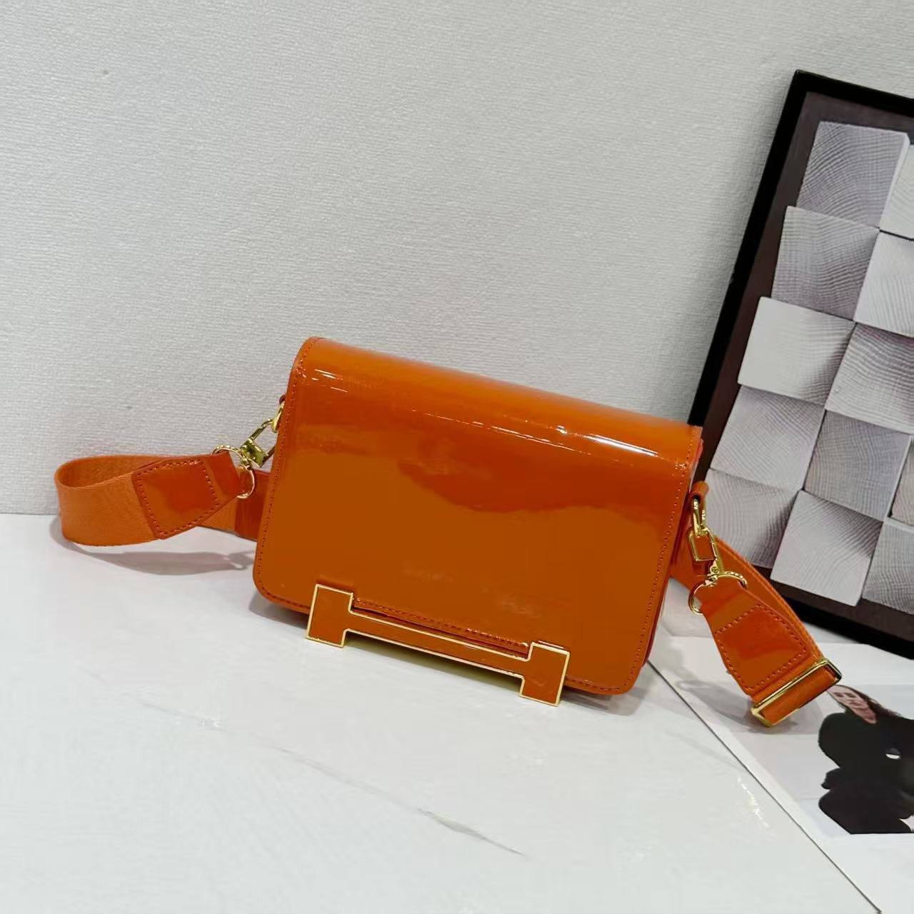 Hermes

105 dhs❤️

with box
🎁🎁🎁

Zain143
♥️♥️♥️