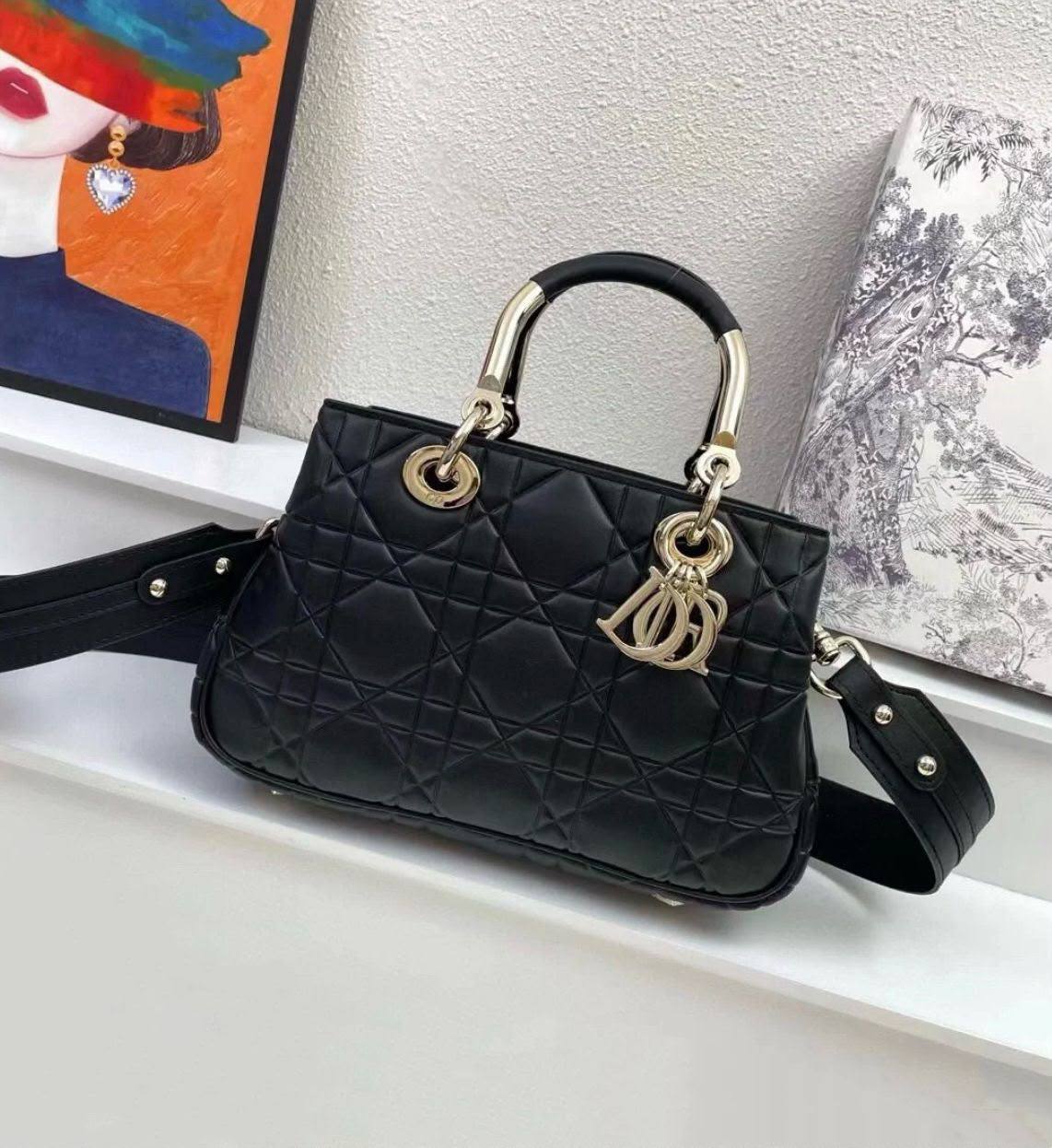 DIOR 
MASTER QUALITY 
SPECIAL OFFER
220 dhs💛
leather

Zain295
♥️♥️♥️
