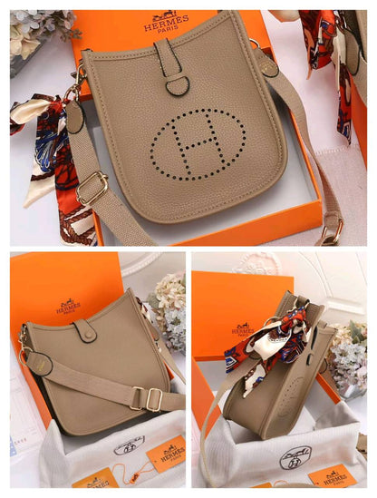 Hermes 
90 dhs🇦🇪🇦🇪 
with box

Zain235
♥️♥️♥️