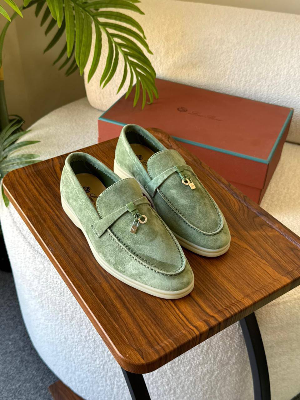 LORA PIANA 
SuperMaster Quality 💯
450 dhs💓
Size:36-41💥

Zain171
♥️♥️♥️