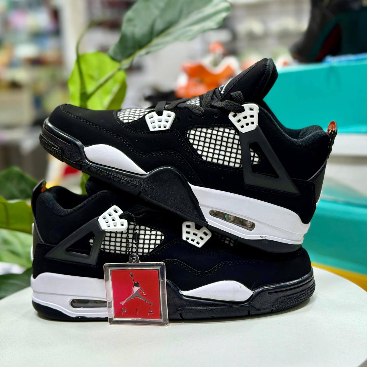 N Air
Size 40 to 45  
105 dhs🇦🇪

Zain27
♥️♥️♥️