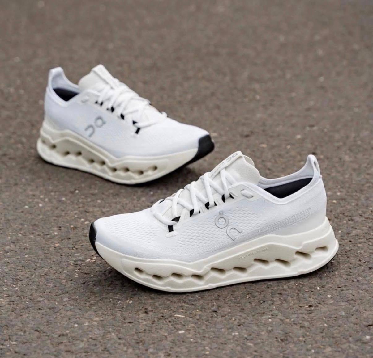 On Running Cloudsurfer Max Triple White，
Size 36-45 ，
230 dhs❣️

Zain18
♥️♥️♥️