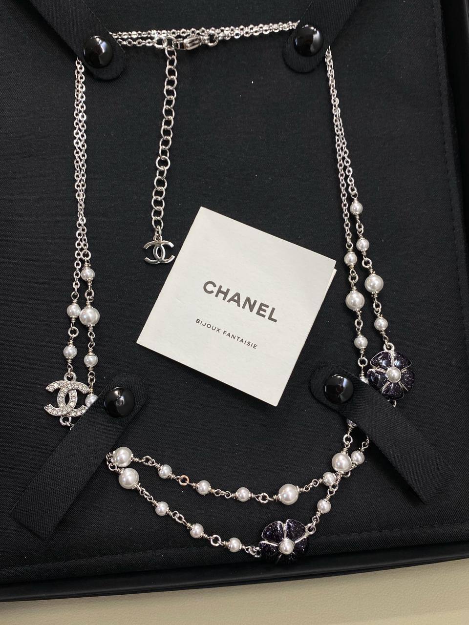 MASTER CHANEL
NECKLACE ✨💫
WITH BOX AND PAPER BAG🛍️🎁
95 DHS✅

Zain89
♥️♥️♥️