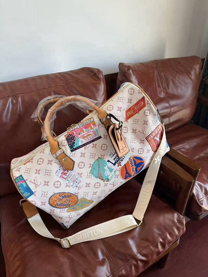 LV    travel bag
Size  45×29×18cm
High quality
115 dhs💛

Zain04
♥️♥️♥️