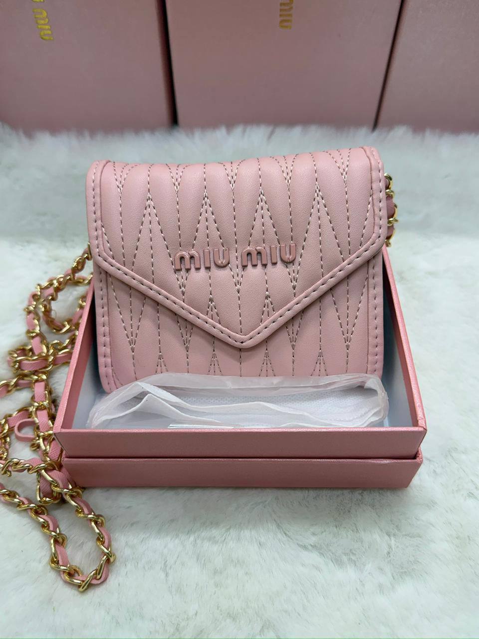 NEW CAME 
MIU MIU BAG
GOOD QUALITY 

40 dhs❣️

WITHBOX
🎁🎁🎁

Zain40
♥️♥️♥️