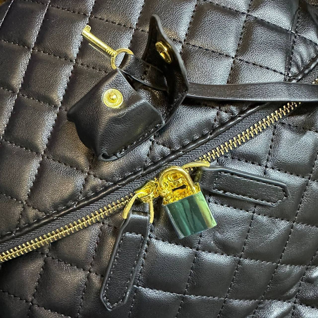 YSL 

travelling bag  

new came high quality 

160 dhs🌺

Zain39
♥️♥️♥️