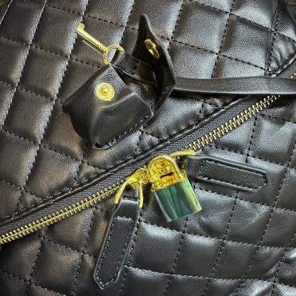 YSL 

travelling bag  

new came high quality 

160 dhs🌺

Zain39
♥️♥️♥️