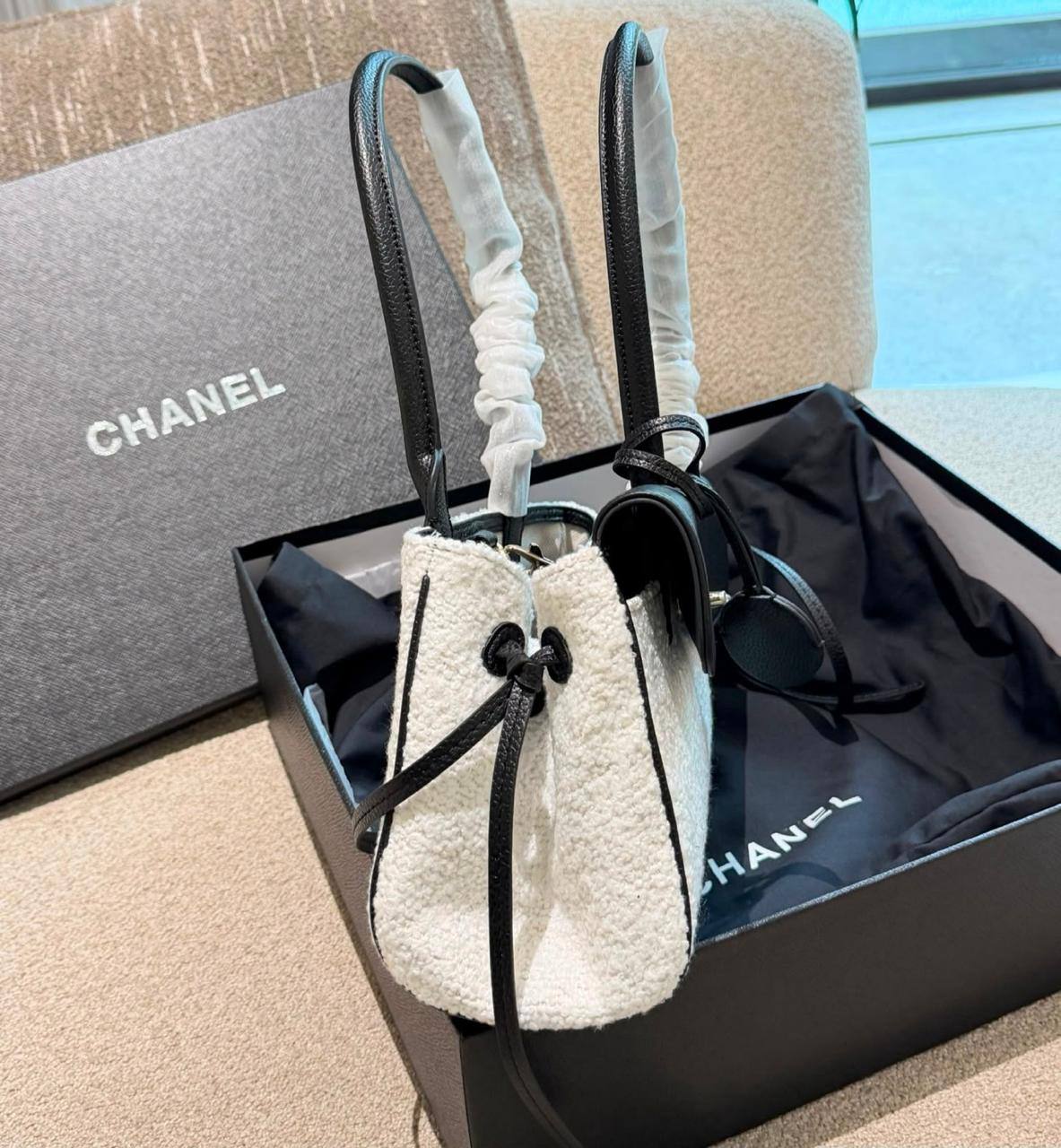 CHANEL 
COPY ONE 
210 dhs🇦🇪🇦🇪

Zain17
♥️♥️♥️