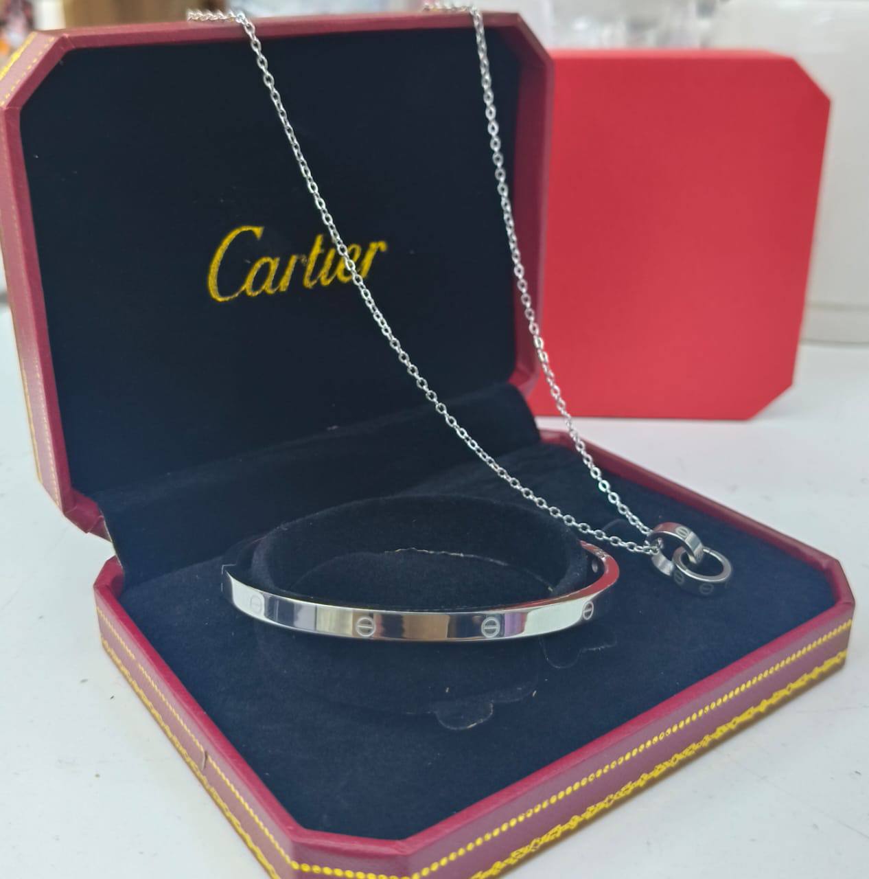 Cartier Set
40 dhs✅
with box ☑️🥰

Zain25
♥️♥️♥️