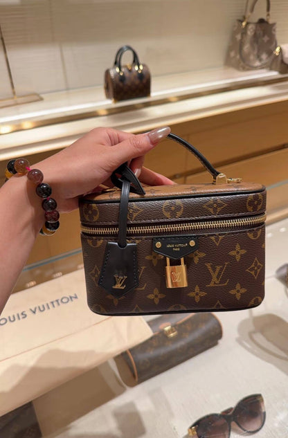 Lv 

90 dhs🇦🇪🇦🇪

Withbox 
Zain07
♥️♥️♥️