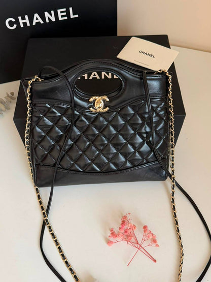 Chanel

230 dhs🇦🇪🇦🇪

Zain134
♥️♥️♥️