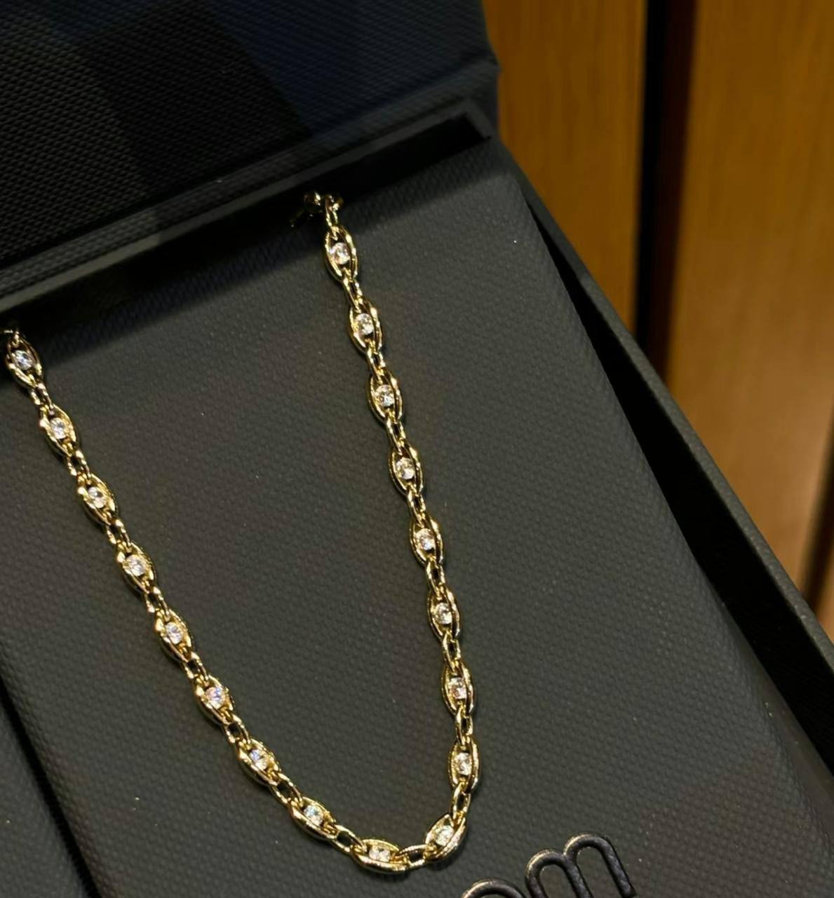 APM SET 🐦‍🔥*
Necklace ✨
Earring 🪷
Bracelet 🍁
Master quality 💯
With normal boxes 📦 
270 dhs🪙💚
With master box 🗃️ 
290 dhs🪙💚

Zain216
♥️♥️♥️