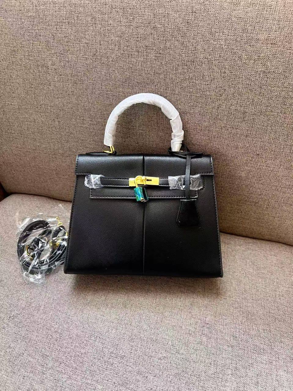 Hermes
100 dhs✅
high quality 25cm

Zain26
♥️♥️♥️