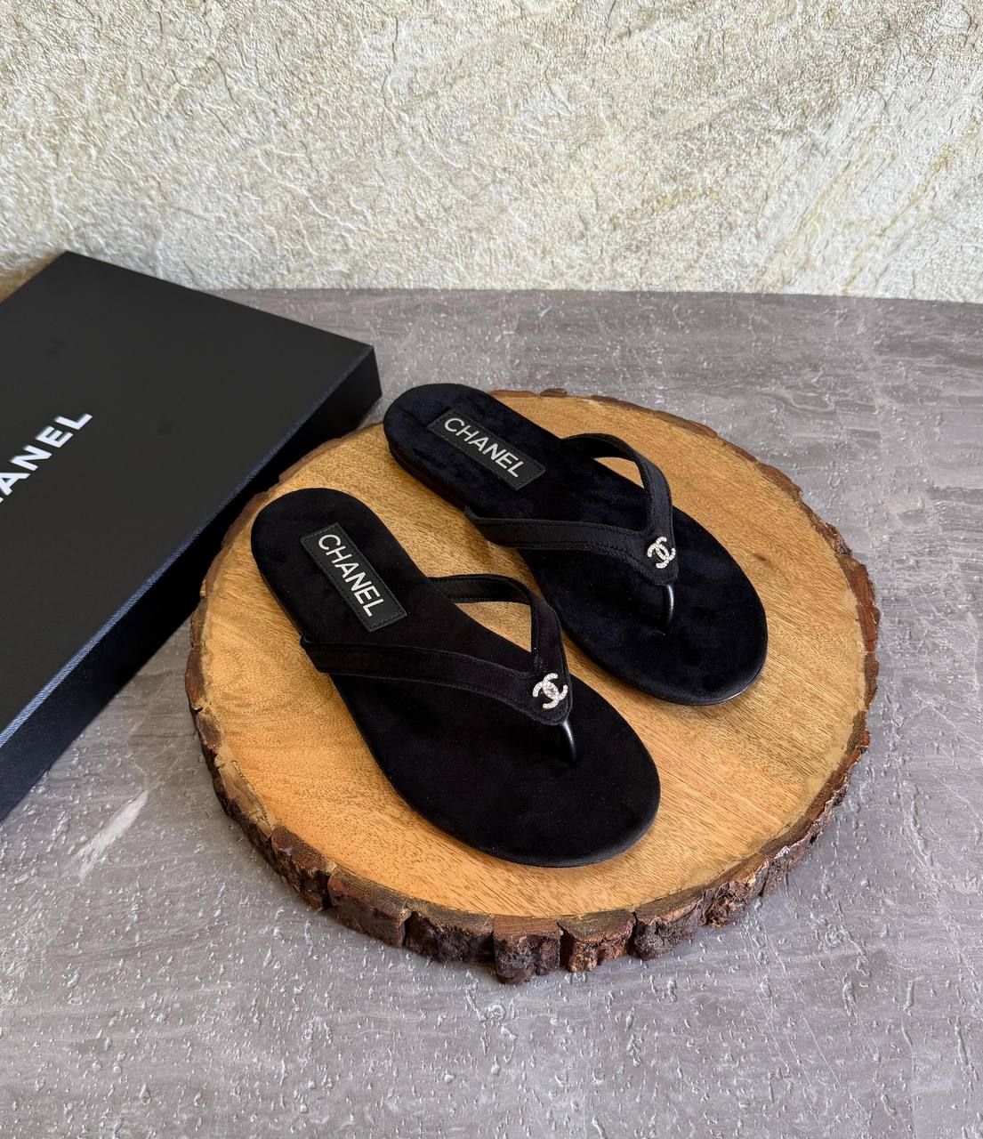 CHANEL 💫😍
SuperMaster Quality 💯
400 dhs✅
Size: 36-41 💥

Zain171
♥️♥️♥️