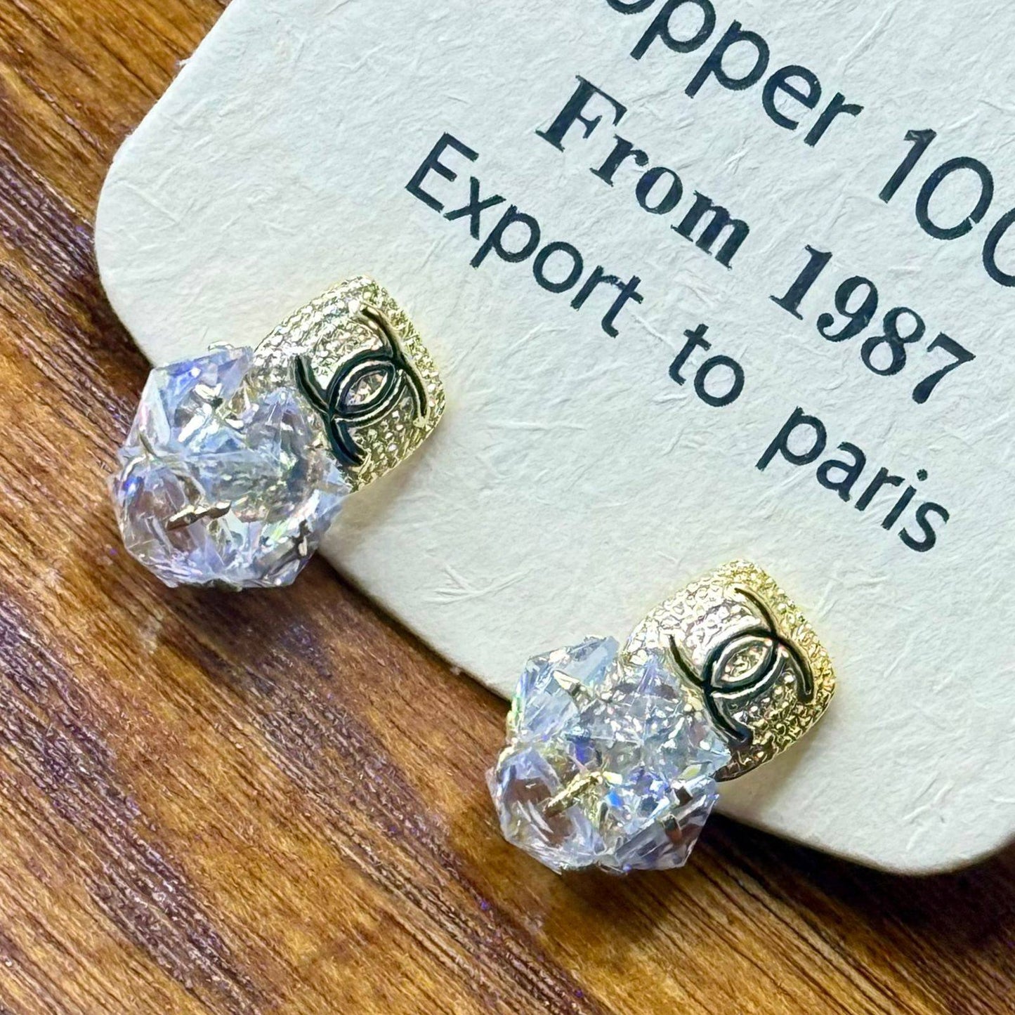 Earring ❤️‍🔥*
good quality 💯
With black boxes 🗃️ 
20 dhs❣️
With normal boxes 📦 
30 dhs❣️

Zain216
♥️♥️♥️