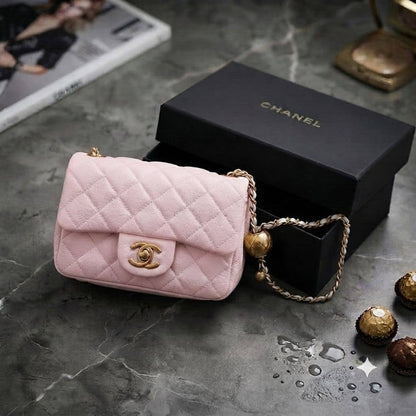 CHANEL Classsic
Flap Cross/shoulder bag
With Ball press adjustable
Chain belt strap
Size : 18 cm
With BOX 

100 dhs🇦🇪🇦🇪

Zain239
♥️♥️♥️