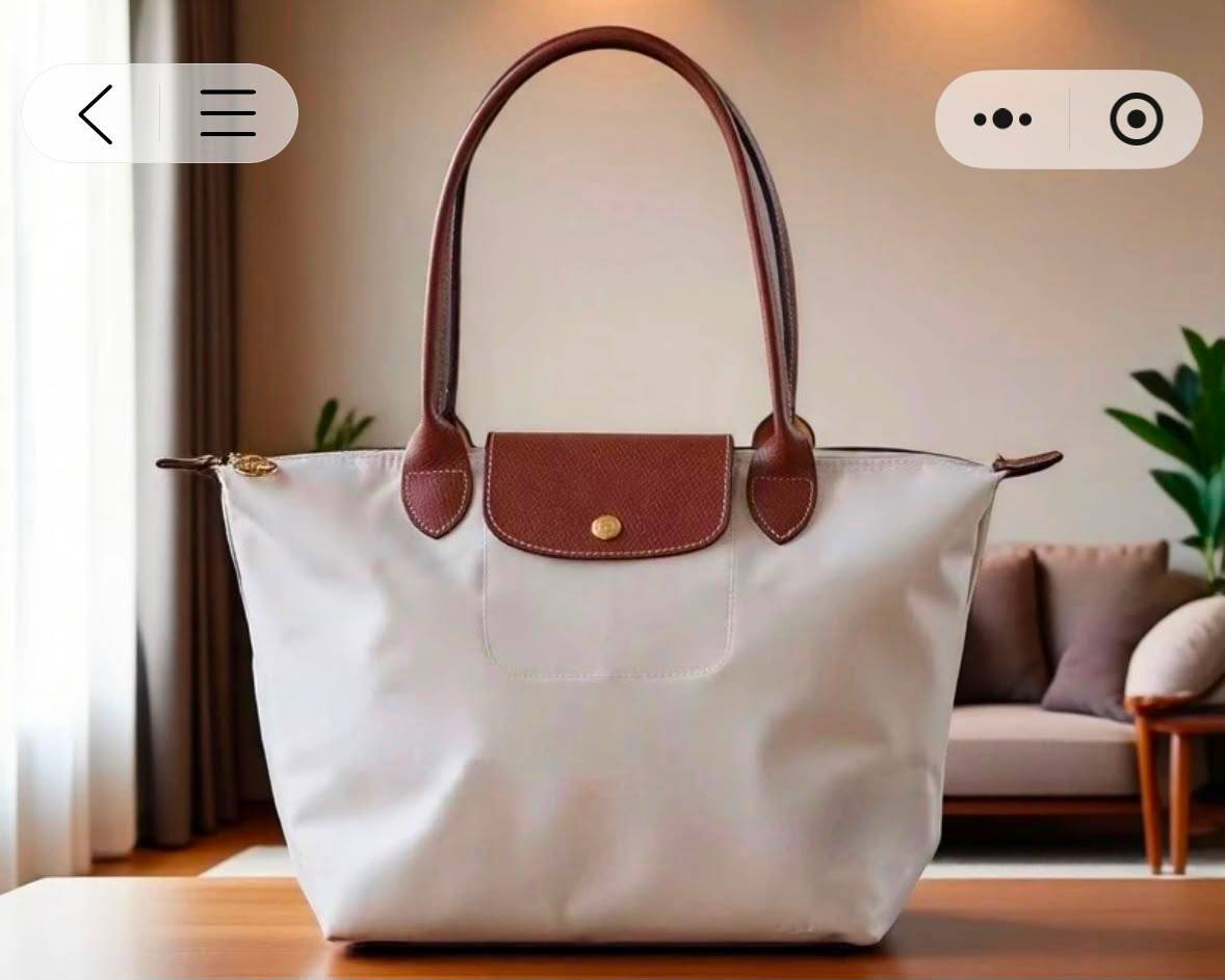 Long Champ
75 dhs✅
Size46cm

Zain219
♥️♥️♥️