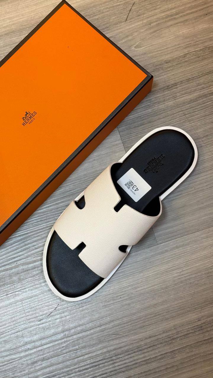 Hermes
size 40 TO 45 
110 dhs🇦🇪

Zain183
♥️♥️♥️