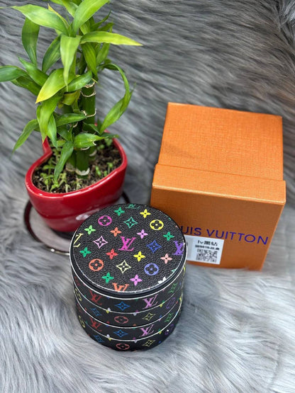 LV  GUCCI  FENDI 
                    jewelry box🔥🔥🔥
SIZE  ………   10  CM 🥰
65 dhs🪙🌨️
with BOX🌷

Zain244
♥️♥️♥️