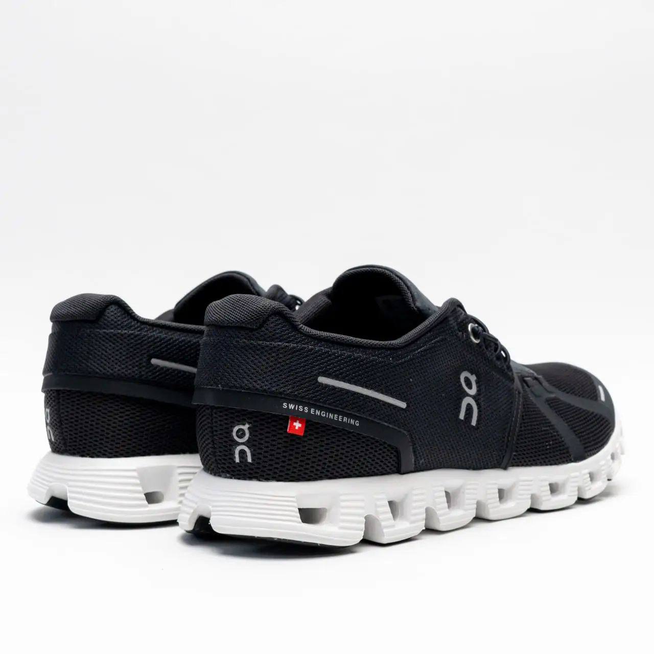 ON Cloud 5 ‘Black/White’
36-45 AVAILABLE 🤩
170 dhs✅

Zain242
♥️♥️♥️