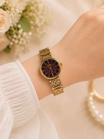 FENDI LADY
240 dhs🇦🇪🇦🇪

Zain304
♥️♥️♥️