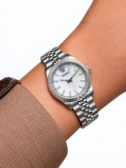 Versace 

watch for ladies 

good quality 

280 dhs🇦🇪🇦🇪

(size 36mm)'

Zain59
♥️♥️♥️