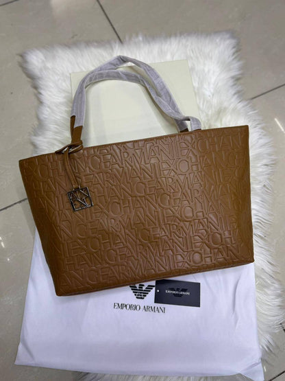 ❤️ Emporio Armani Tote
1⃣️ First quality
Size: 40 * 29 cm
90 dhs🇦🇪🇦🇪

Zain115
♥️♥️♥️