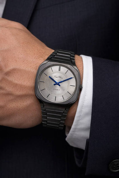 Louis Hilano watch for men good 
quality 
260 dhs✅

Zain59
♥️♥️♥️