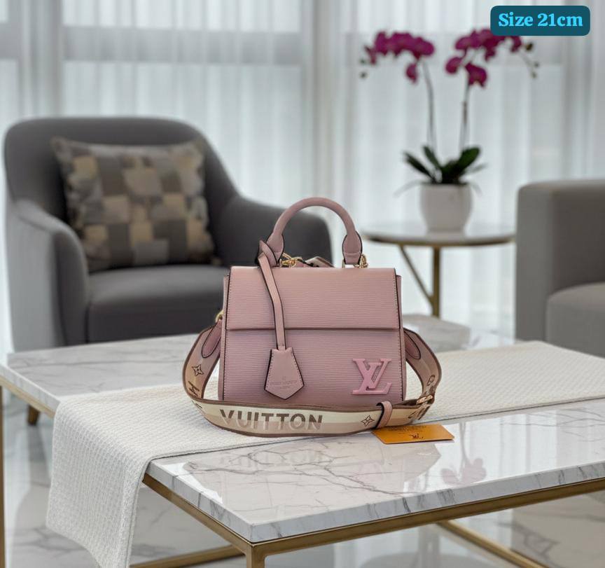 LV
Good quality 
with box 
🎁🎁🎁

110 dhs🪙🖤

Zain186
♥️♥️♥️