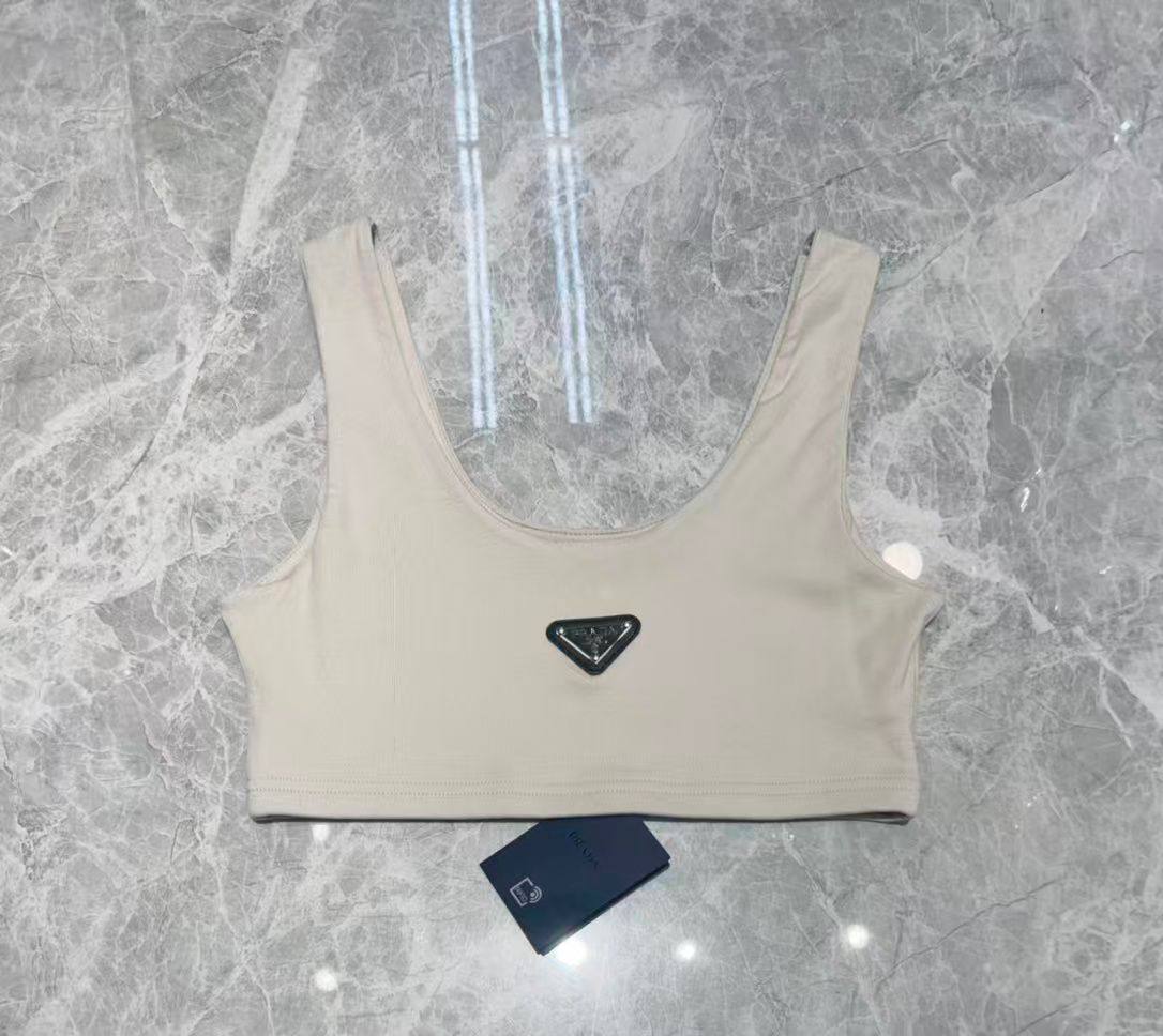 PRADA
*Super Master quality*
*Sizes:S M L XL*

190 dhs✅

Zain308
♥️♥️♥️