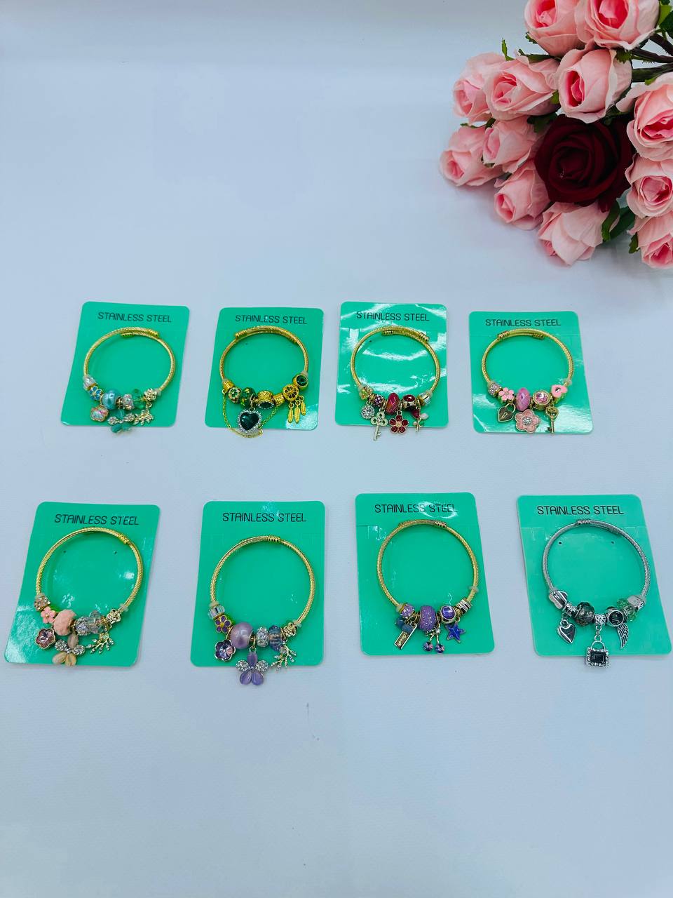 PANDORA ❤️‍🔥*
Bracelet 🐦‍🔥
Stainless steel 💯
good quality 💯
With black boxes 🗃️ 
20 dhs✅

Zain216
♥️♥️♥️
