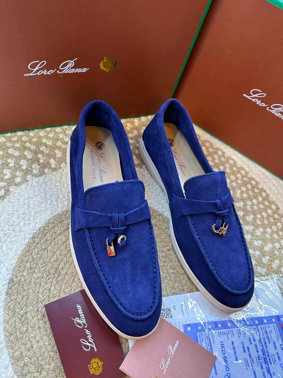 Loro Piana
Size 36-42 
120 dhs💛

Zain132
♥️♥️♥️