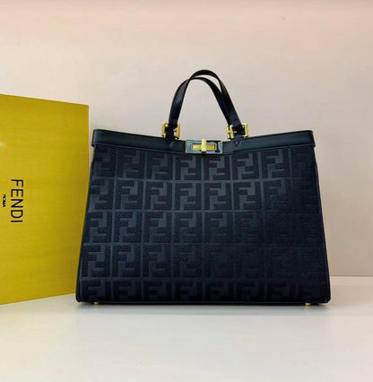 FENDI 

COPY ONE 
NEW CAME 
195 dhs🇦🇪🇦🇪

Zain39
♥️♥️♥️