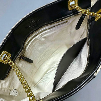 VALENTINO COPY ONE 
200 dhs🇦🇪🇦🇪

Zain39
♥️♥️♥️